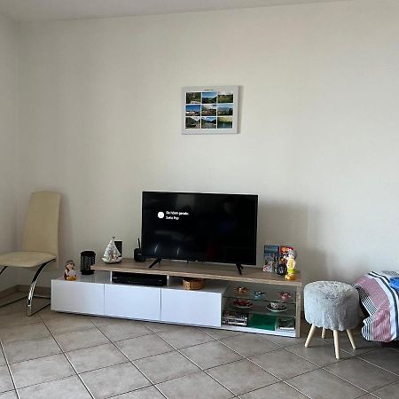 1 Zimmer Apartment Mit Seesicht Und Pool Gambarogno Eksteriør billede