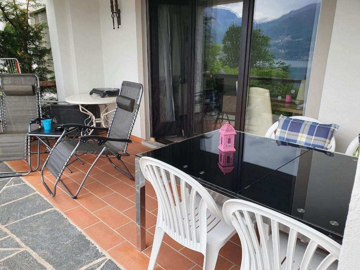 1 Zimmer Apartment Mit Seesicht Und Pool Gambarogno Eksteriør billede